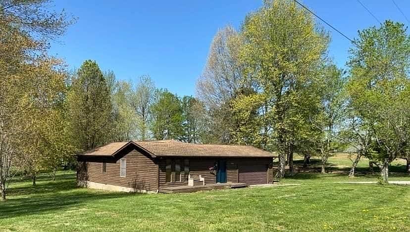 1st image of 995 Mill St