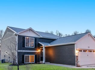 165 Saint Clair Cir, Brooklyn, MI