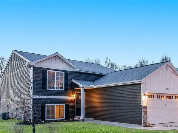 165 Saint Clair Cir, Brooklyn, MI 49230