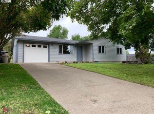 1324 Rolling Hills Rd, Roseburg, OR 97471