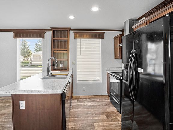 4th image of 1015 N Fir St Trailer 29