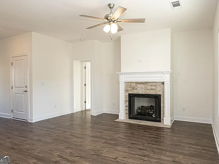 705 Riverside Ests — Photo 3