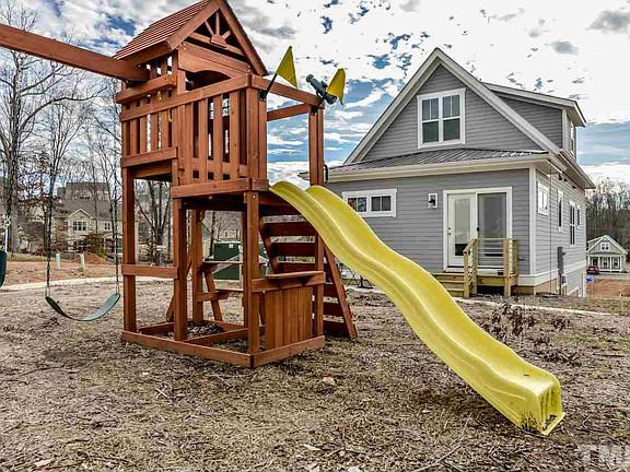 5th image of 106 S Fiori Hill Dr