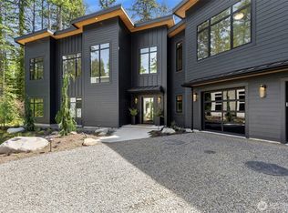 13970 Manzanita Road NE, Bainbridge Island, WA 98110