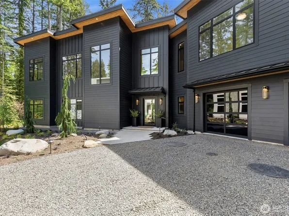 13970 Manzanita Road NE, Bainbridge Island, WA 98110
