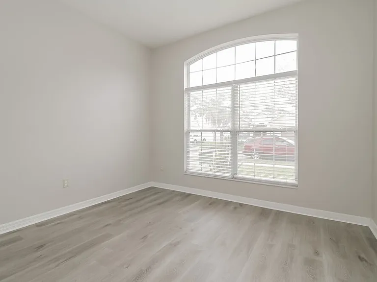 131 Harwood Cir — Photo 12