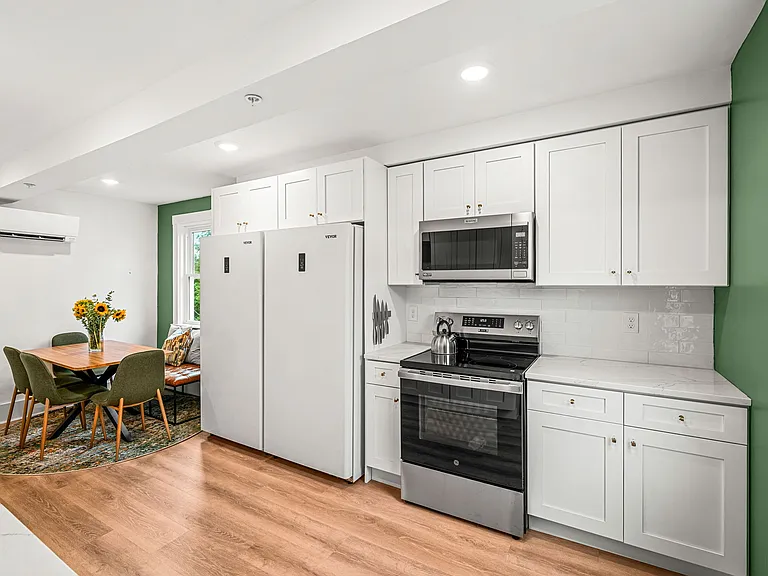 18 Benedict St #3 — Photo 11