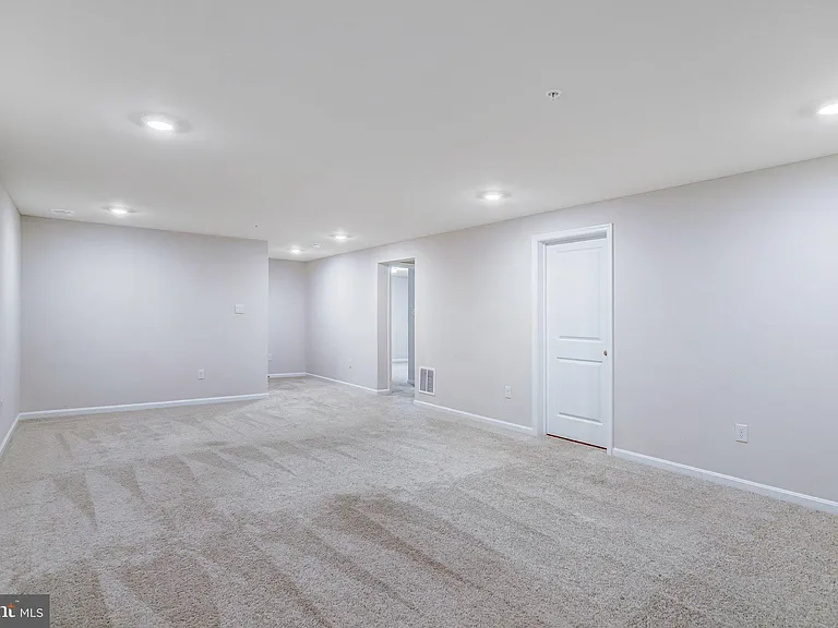 404 Constellation Ln — Photo 18