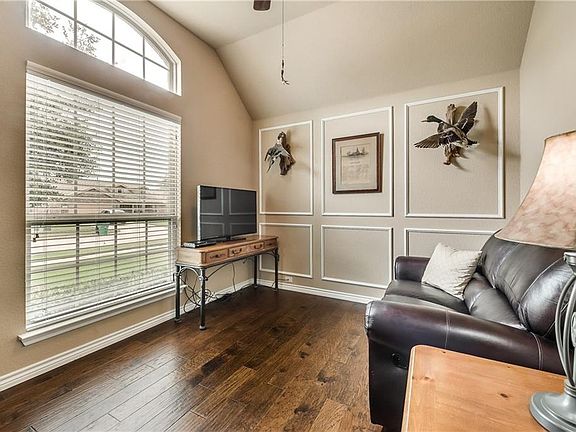 5th image of 1332 Tidwell Ln