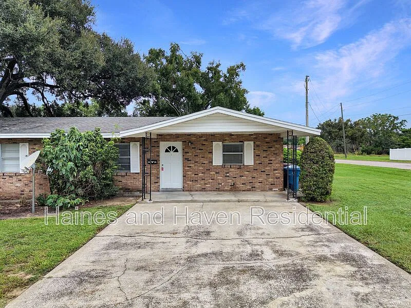 2 bed, 1.0 bath, 1056 sqft, $1,395 — Photo 1