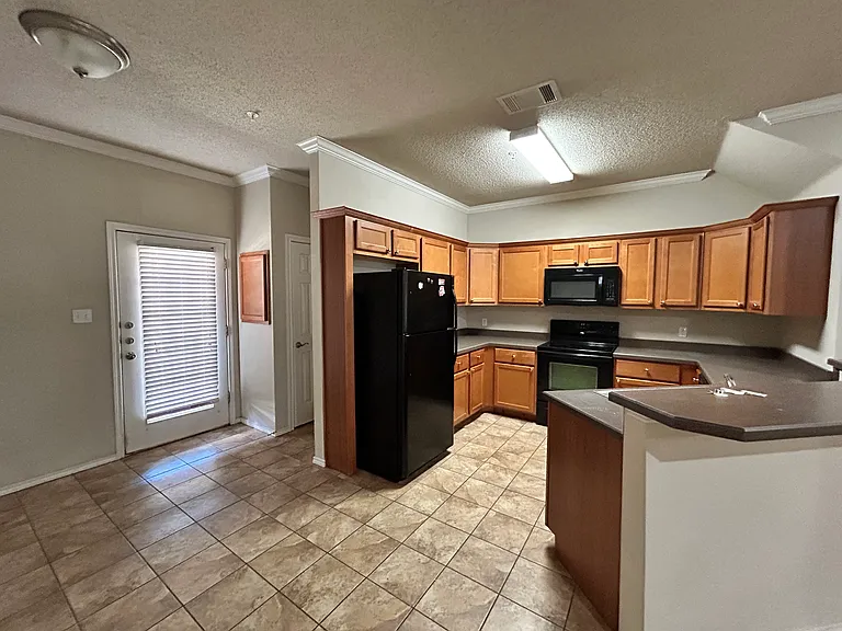 2108 Main St #5 — Photo 7