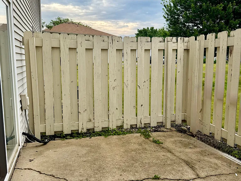2338 Carnation Dr — Photo 12