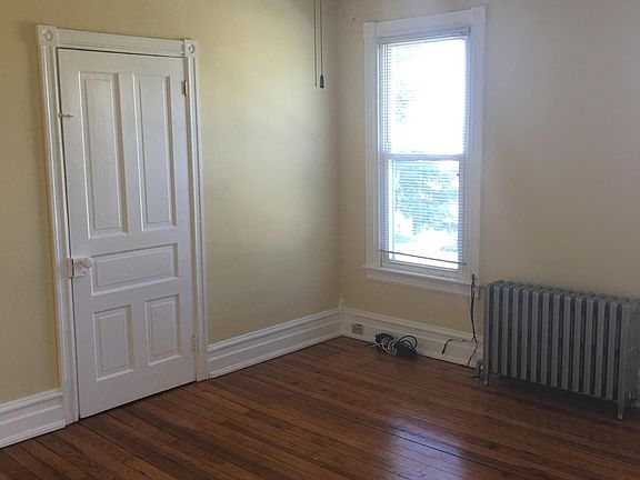 4th image of 211 N Jane St