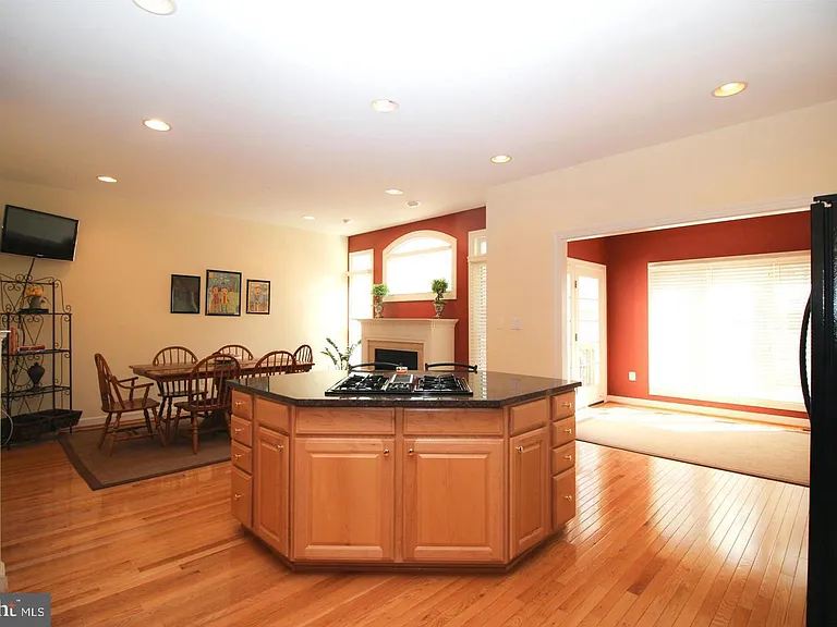4553 Fair Valley Dr — Photo 6