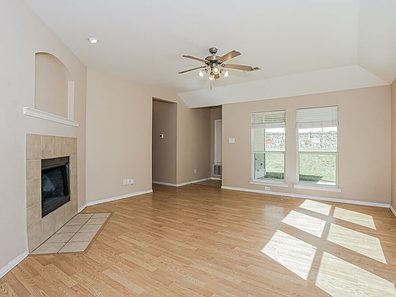 4th image of 317 Creekview Dr