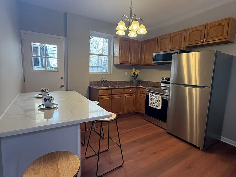 3264 Emery St — Photo 4