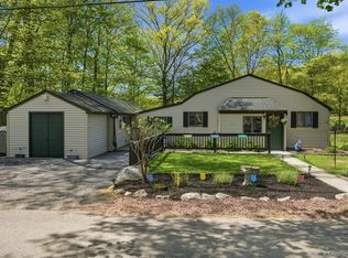 16 Sunset Pl, North Salem, NY 10560