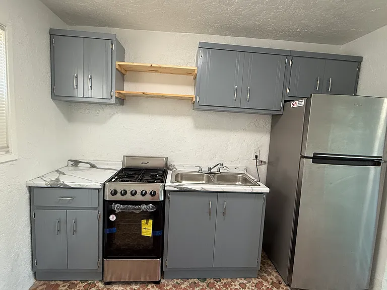 2704 S Avenue B #4 — Photo 4