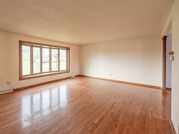 3rd image of 14137 Terry Dr