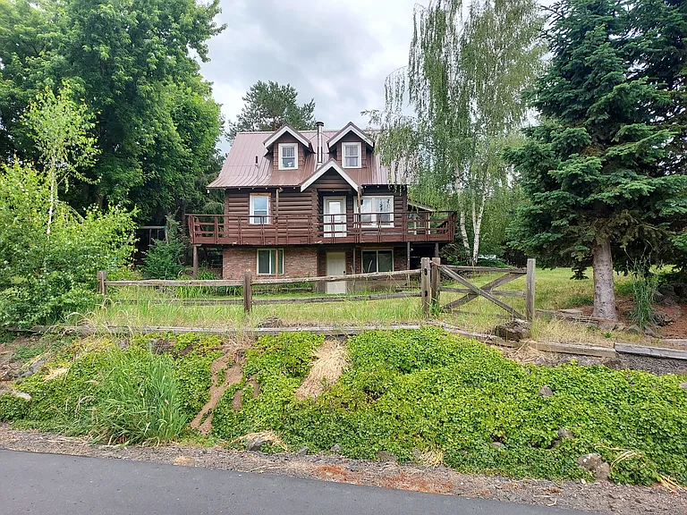1820 SE Bleasner Dr #B — Photo 1