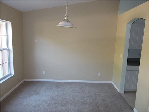 3rd image of 1174 39th Ave SW