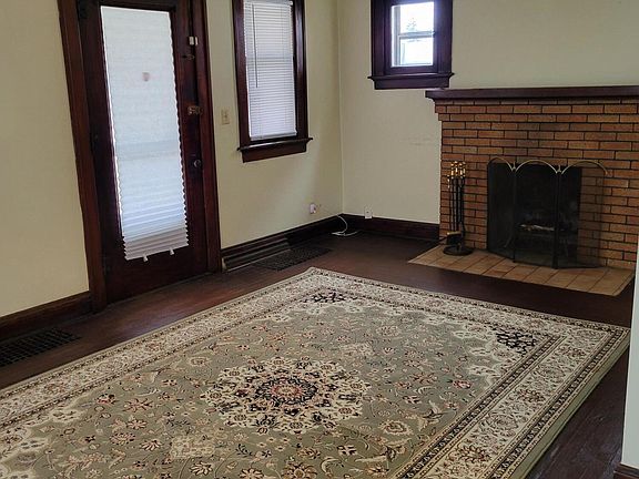 5th image of 209 E Mount Hope Ave
