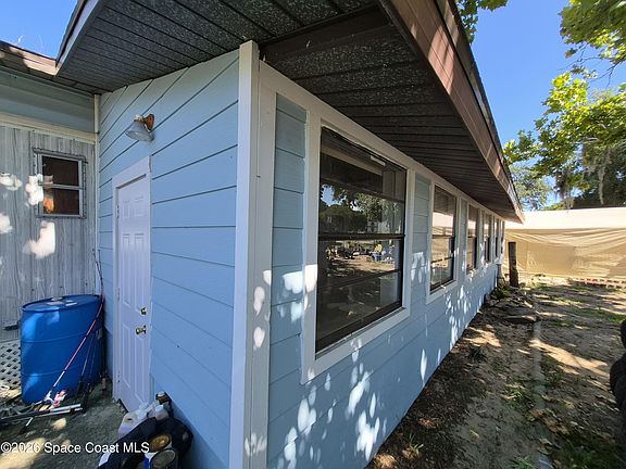 3rd image of 6852 Aster Dr