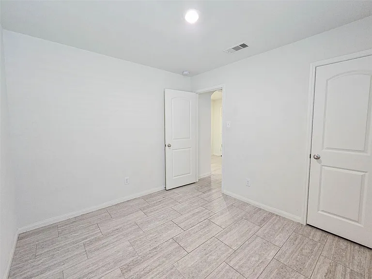 332 Lone Mountain Dr — Photo 18