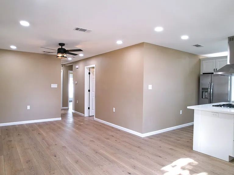 880 Avenue G — Photo 13