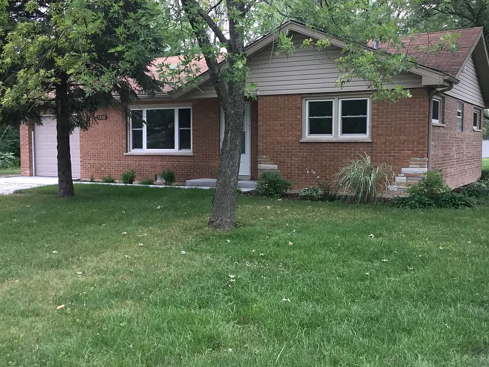 1st image of 7570 W 105th St