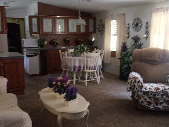 4th image of 104 Basin Dr