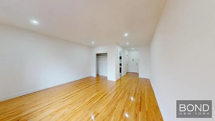 Rented by Bond New York | media 1