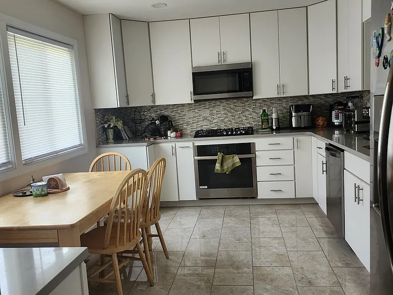 1007 Flair Ct — Photo 3
