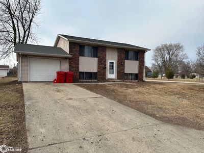 720 1st St NE, Hampton, IA, 50441