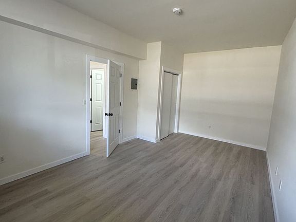 4th image of 75 South Ave #2