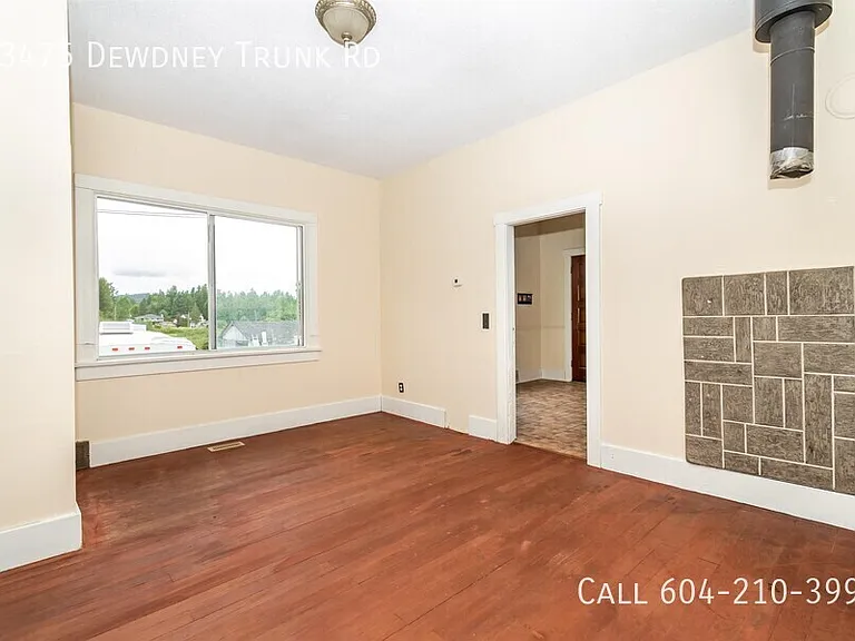 33475 Dewdney Trunk Rd — Photo 9