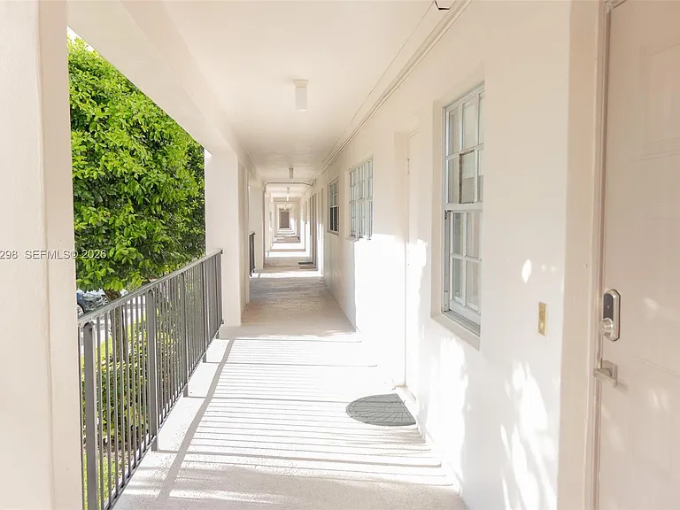3250 N Palm Aire Dr #202 — Photo 19