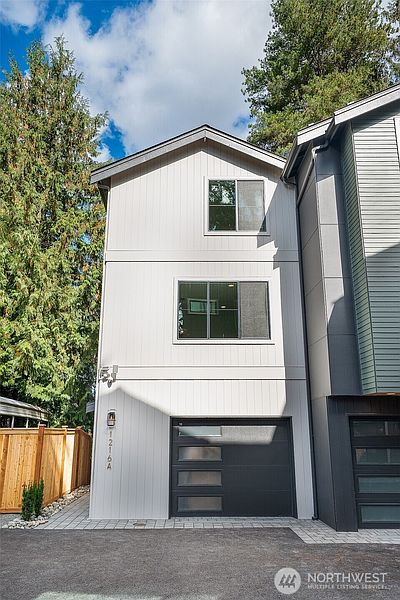 2nd image of 1216 A NE 103rd
