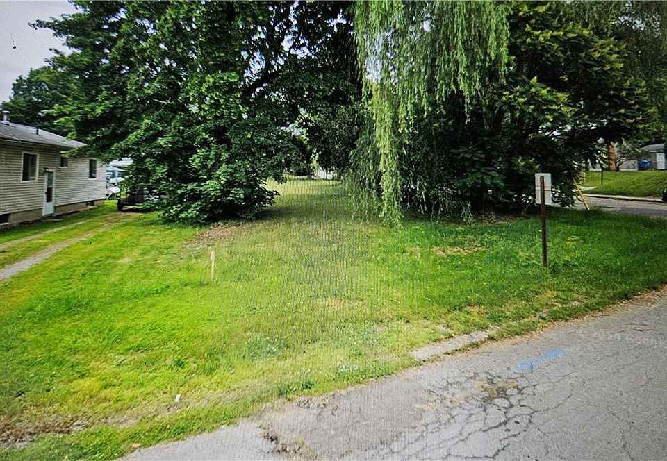 2nd image of 21 29th St SW