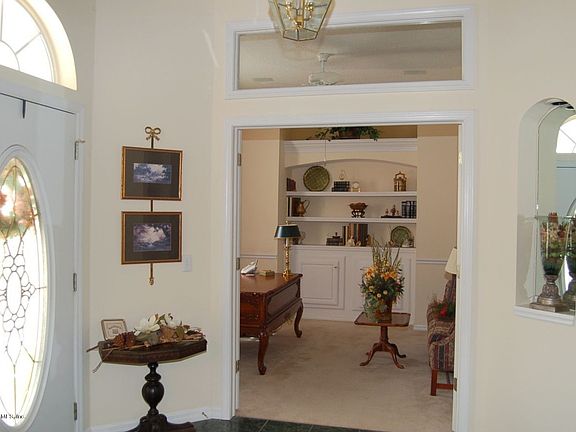 4th image of 121 Bracken Ct
