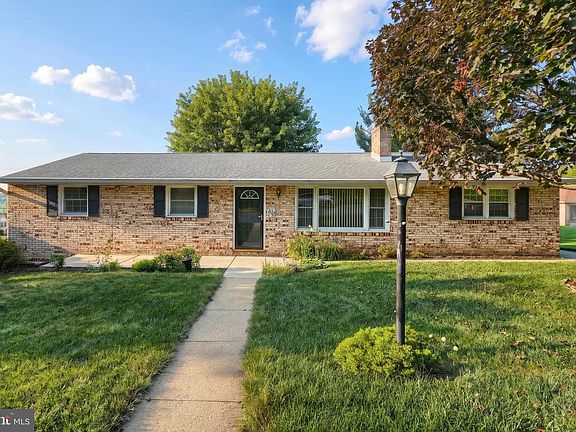 3rd image of 655 Skyview Dr