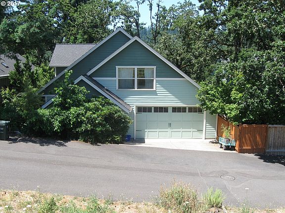 2nd image of 2613 Laurel Hill Dr