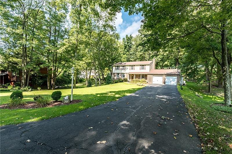 1st image of 54 Greenview Dr
