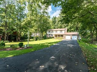 54 Greenview Dr, Jeannette, PA