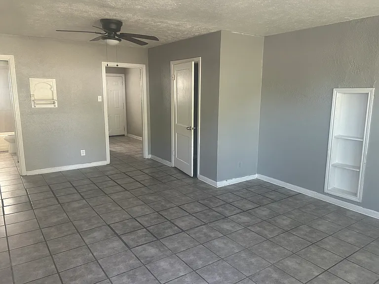 710 Sutton Dr — Photo 6