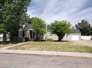 4 Riverside Dr, Roswell, NM 88201