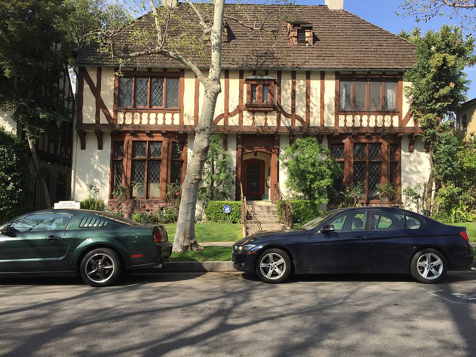 1st image of 339 S Sycamore Ave Uppr #