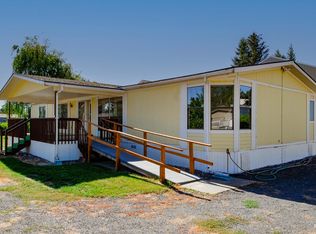 225 N Cedar St, Genesee, ID 83832