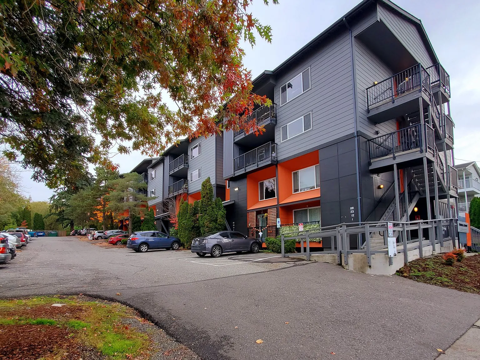 Kendal Court Apartments — Photo 1