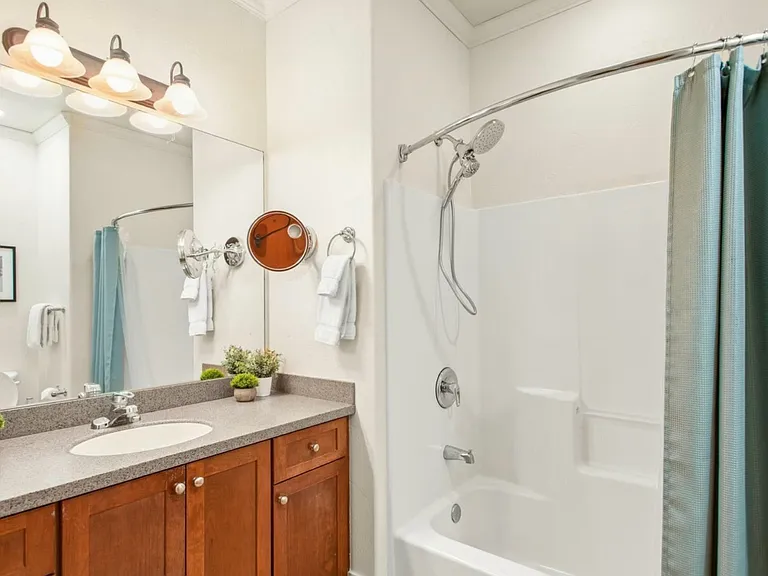 536 Evans Ct — Photo 32